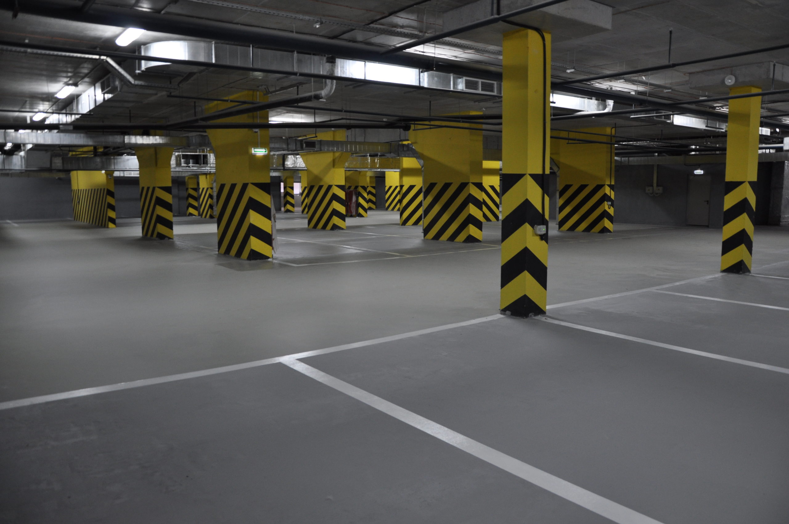 Бетонные полы с топпингом для паркингов